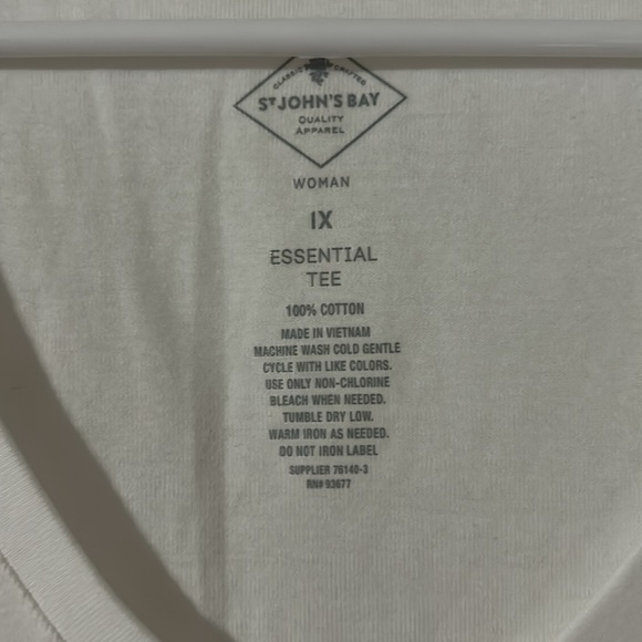 NWT - St John’s Bay women’s essential tee size 1X - Picture 2 of 6